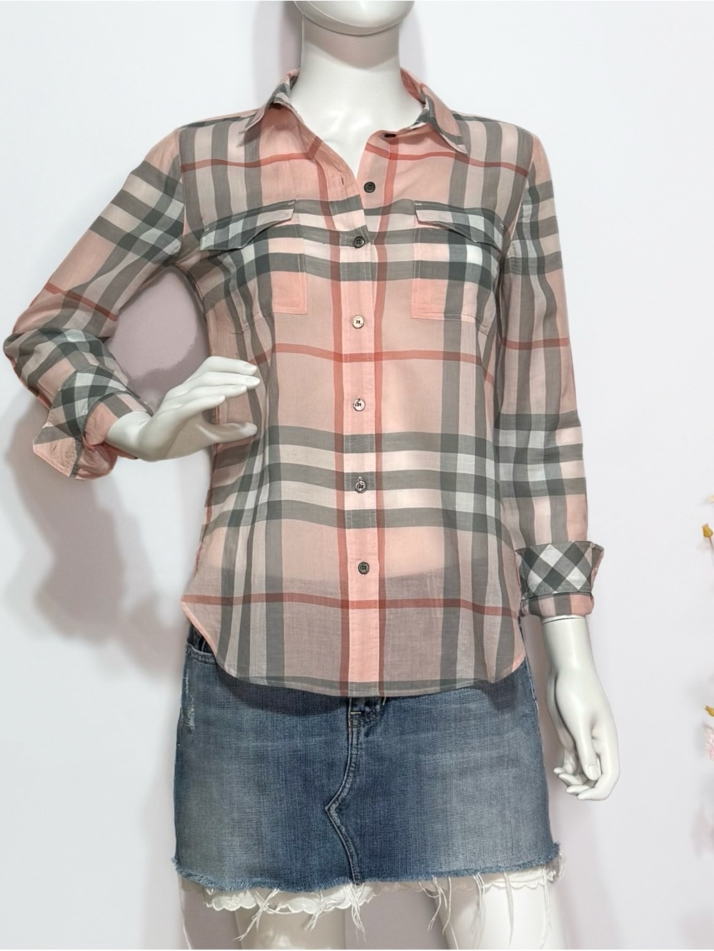 VTG y2k Authentic Burberry light pink checkered button up shirt Sz. XS